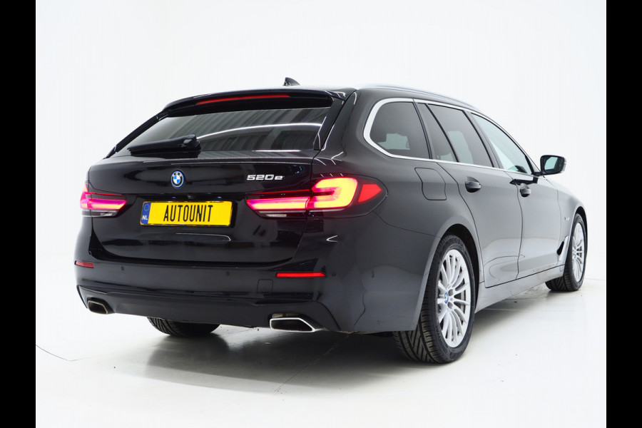 BMW 5 Serie Touring 520e | Leder | HUD | Keyless | 360 | Sfeerlicht | Dodehoek | Stoelverwarming | Carplay