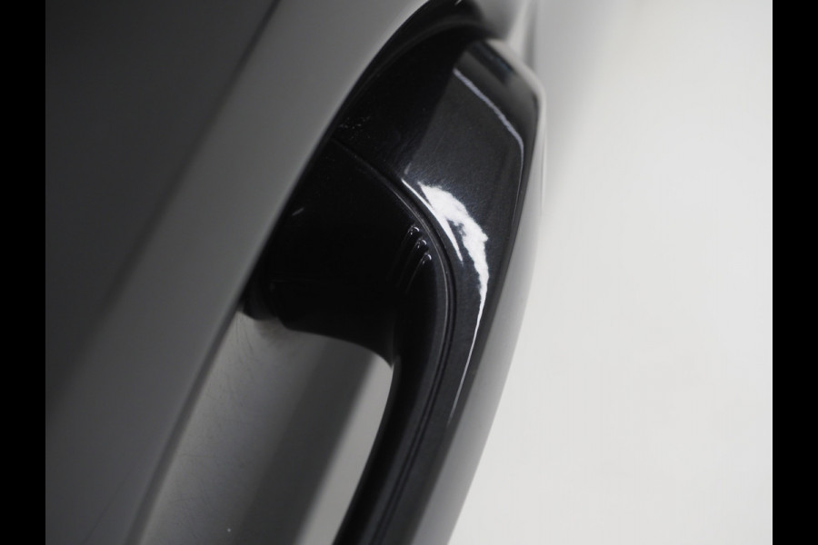 BMW 5 Serie Touring 520e | Leder | HUD | Keyless | 360 | Sfeerlicht | Dodehoek | Stoelverwarming | Carplay