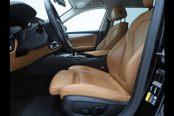 BMW 5 Serie Touring 520e | Leder | HUD | Keyless | 360 | Sfeerlicht | Dodehoek | Stoelverwarming | Carplay