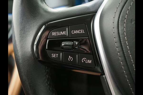 BMW 5 Serie Touring 520e | Leder | HUD | Keyless | 360 | Sfeerlicht | Dodehoek | Stoelverwarming | Carplay