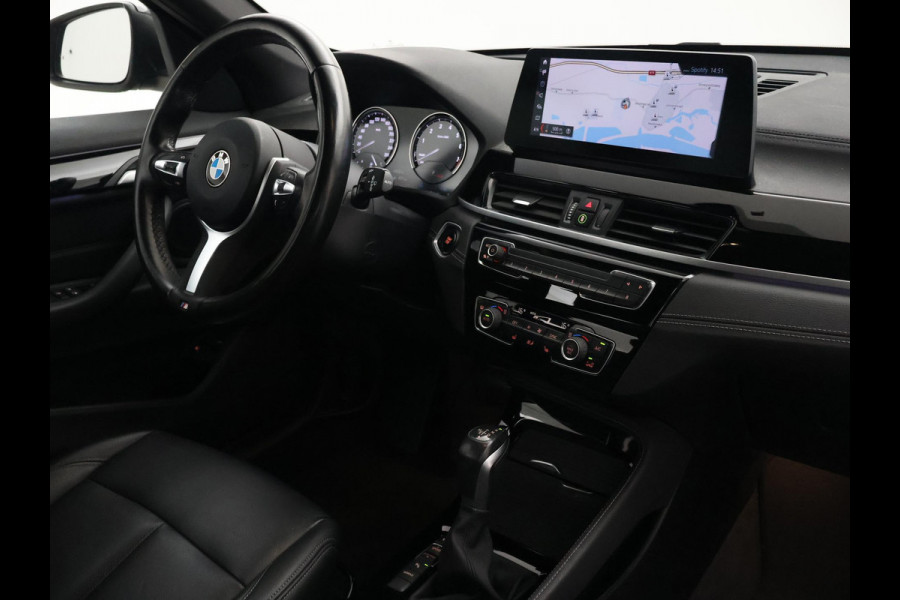 BMW X1 xDrive25e 220 PK BUSINESS EDITION + TREKHAAK | HEAD-UP | SFEERVERL. | CAMERA | STOELVERW.