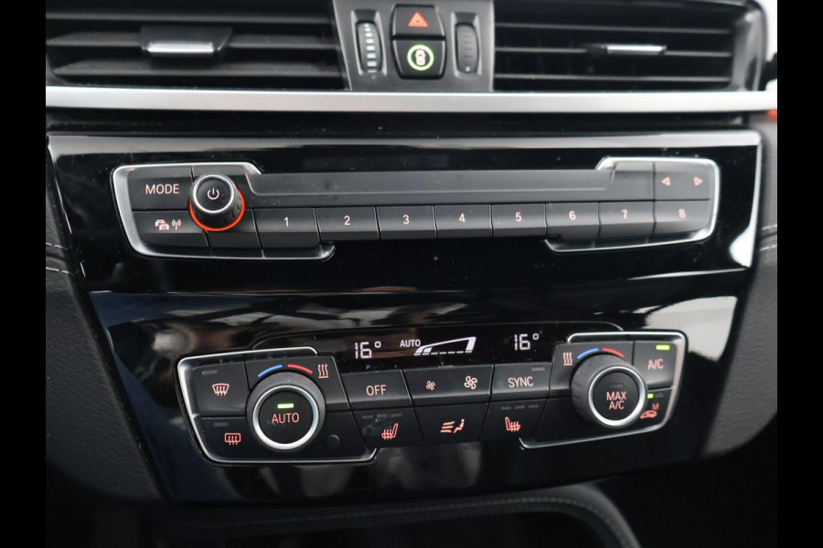 BMW X1 xDrive25e 220 PK BUSINESS EDITION + TREKHAAK | HEAD-UP | SFEERVERL. | CAMERA | STOELVERW.