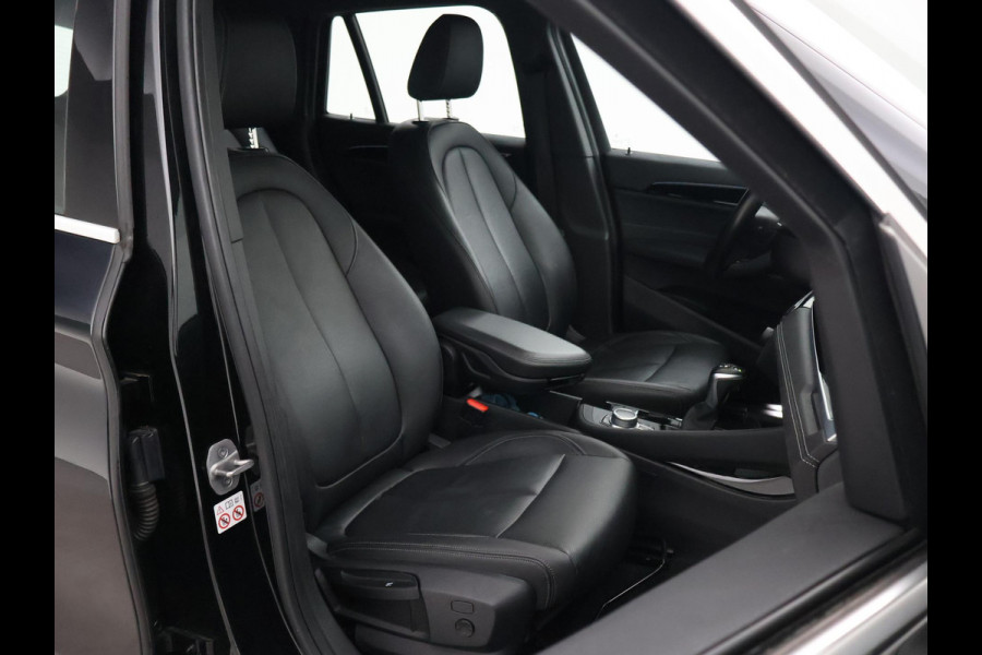 BMW X1 xDrive25e 220 PK BUSINESS EDITION + TREKHAAK | HEAD-UP | SFEERVERL. | CAMERA | STOELVERW.