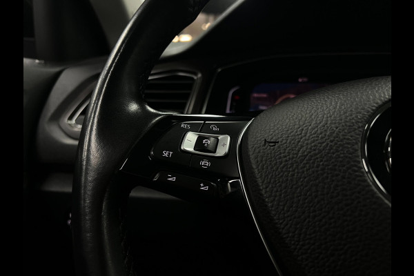 Volkswagen T-Roc 1.5 TSI | ACC | Camera | Pano | Virtual