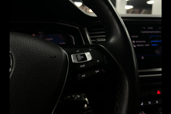 Volkswagen T-Roc 1.5 TSI | ACC | Camera | Pano | Virtual