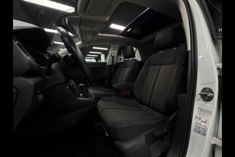 Volkswagen T-Roc 1.5 TSI | ACC | Camera | Pano | Virtual