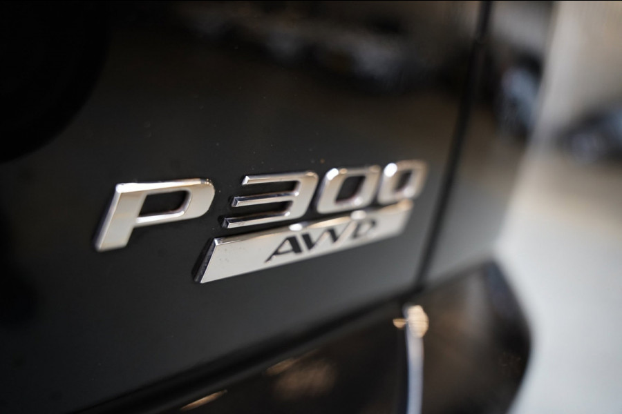 Jaguar E-Pace 2.0 P300 AWD R-Dynamic HSE PANO SFEER TREKH