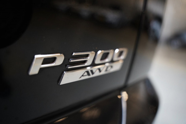 Jaguar E-Pace 2.0 P300 AWD R-Dynamic HSE PANO SFEER TREKH