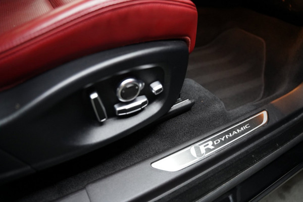 Jaguar E-Pace 2.0 P300 AWD R-Dynamic HSE PANO SFEER TREKH