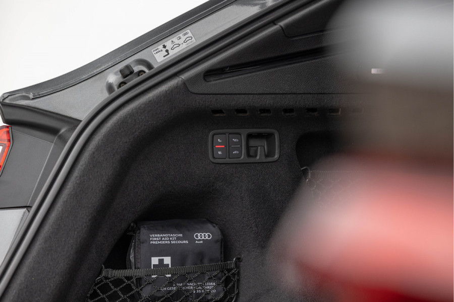 Audi RSQ8 4.0 TFSI 600pk Quattro Keramisch Dynamic+ Standkachel HuD B&O Trekhaak