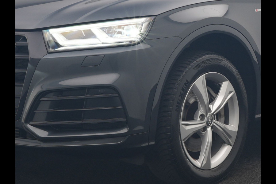 Audi Q5 50 TFSI e Quattro 2x S Line PHEV 300pk | Trekhaak Af Fabriek | Virtual Cockpit | Camera | Sportstoelen Verwarmd | Keyless | Blis | Apple Carplay | Navigatie | DAB | Cruise Control | Plug In Hybrid |