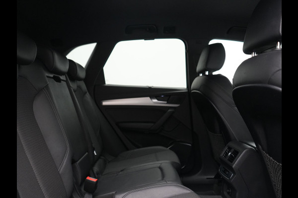 Audi Q5 50 TFSI e Quattro 2x S Line PHEV 300pk | Trekhaak Af Fabriek | Virtual Cockpit | Camera | Sportstoelen Verwarmd | Keyless | Blis | Apple Carplay | Navigatie | DAB | Cruise Control | Plug In Hybrid |