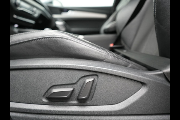 Audi Q5 50 TFSI e Quattro 2x S Line PHEV 300pk | Trekhaak Af Fabriek | Virtual Cockpit | Camera | Sportstoelen Verwarmd | Keyless | Blis | Apple Carplay | Navigatie | DAB | Cruise Control | Plug In Hybrid |