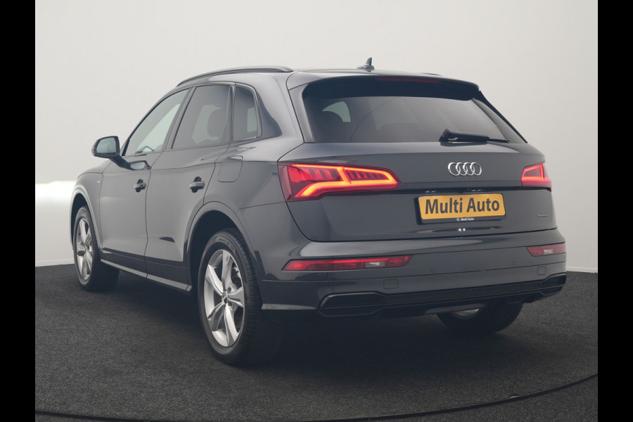 Audi Q5 50 TFSI e Quattro 2x S Line PHEV 300pk | Trekhaak Af Fabriek | Virtual Cockpit | Camera | Sportstoelen Verwarmd | Keyless | Blis | Apple Carplay | Navigatie | DAB | Cruise Control | Plug In Hybrid |