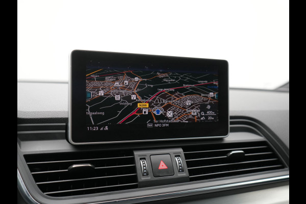 Audi Q5 50 TFSI e Quattro 2x S Line PHEV 300pk | Trekhaak Af Fabriek | Virtual Cockpit | Camera | Sportstoelen Verwarmd | Keyless | Blis | Apple Carplay | Navigatie | DAB | Cruise Control | Plug In Hybrid |