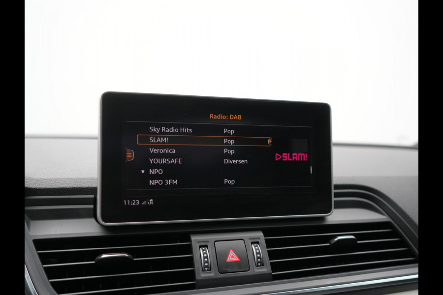 Audi Q5 50 TFSI e Quattro 2x S Line PHEV 300pk | Trekhaak Af Fabriek | Virtual Cockpit | Camera | Sportstoelen Verwarmd | Keyless | Blis | Apple Carplay | Navigatie | DAB | Cruise Control | Plug In Hybrid |