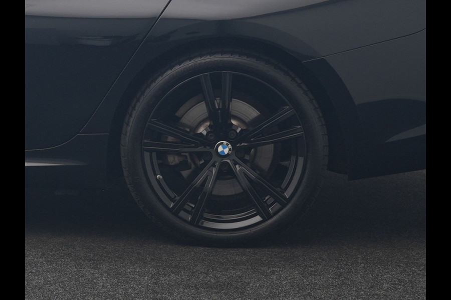 BMW 3 Serie Touring 320e M Sport PHEV Dealer O.H. | Trekhaak Af Fabriek | Panodak | Adaptive Cruise | Laser LED | Camera | Alcantara Sportstoelen Verwarmd | Sfeerverlichting | Keyless | Blis | Apple Carplay | Navigatie | DAB | Plug In Hybrid