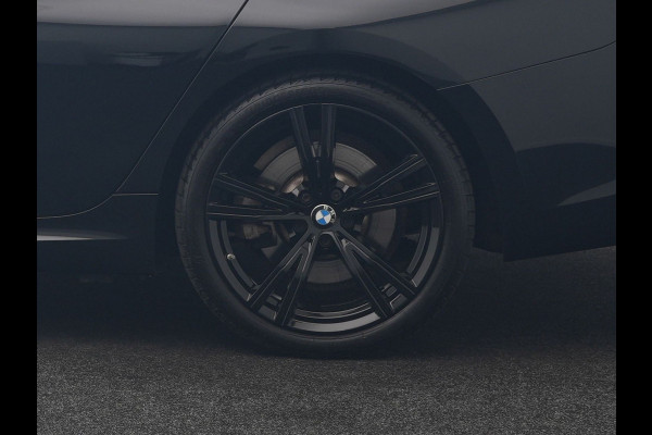 BMW 3 Serie Touring 320e M Sport PHEV Dealer O.H. | Trekhaak Af Fabriek | Panodak | Adaptive Cruise | Laser LED | Camera | Alcantara Sportstoelen Verwarmd | Sfeerverlichting | Keyless | Blis | Apple Carplay | Navigatie | DAB | Plug In Hybrid