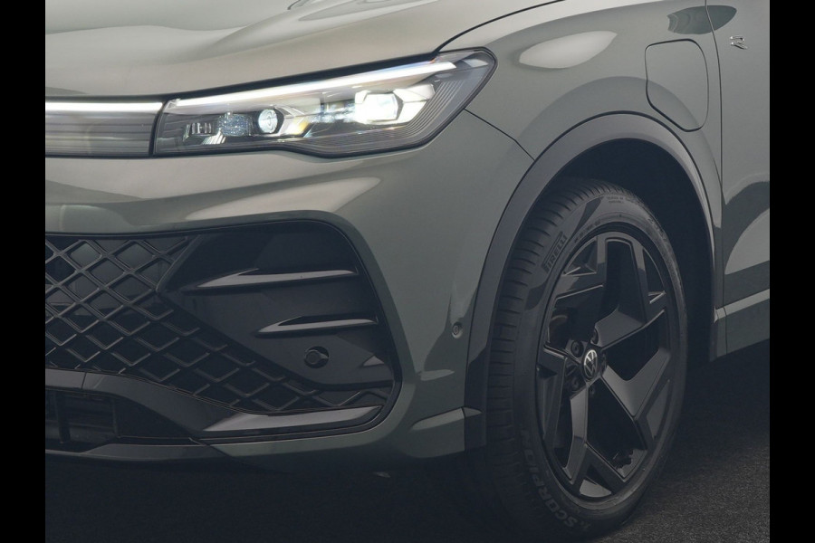 Volkswagen Tiguan 1.5 eHybrid R-Line Business 272pk Dealer O.H. | Adaptive Cruise | Head Up | 360 Camera | IQ Light | Sportstoelen Massage & Verwarmd | Stuur Verwarmd | Sfeerverlichting | Apple Carplay | Blis | Navigatie | DAB | Plug In Hybrid |