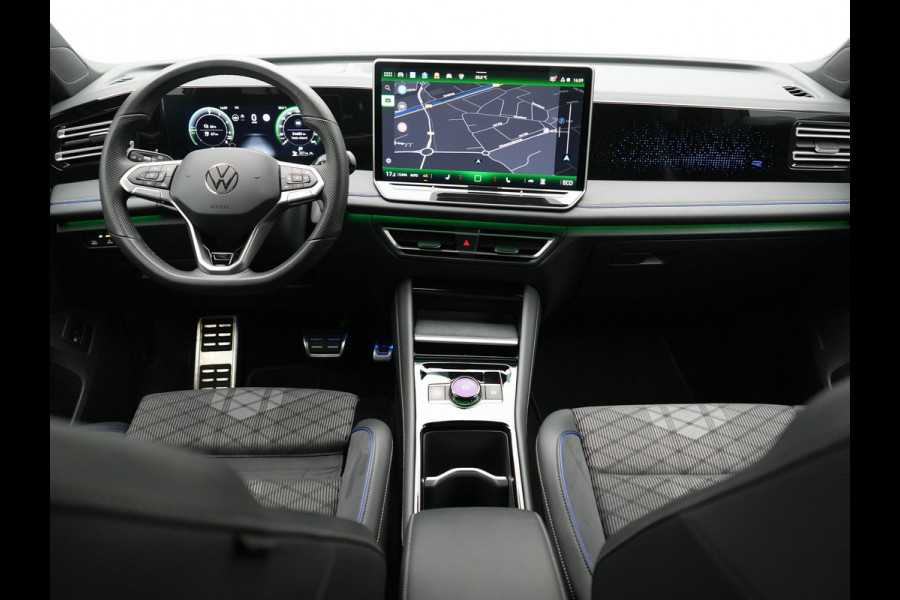 Volkswagen Tiguan 1.5 eHybrid R-Line Business 272pk Dealer O.H. | Adaptive Cruise | Head Up | 360 Camera | IQ Light | Sportstoelen Massage & Verwarmd | Stuur Verwarmd | Sfeerverlichting | Apple Carplay | Blis | Navigatie | DAB | Plug In Hybrid |