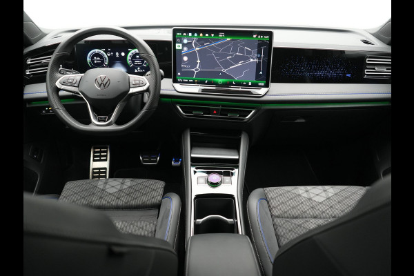 Volkswagen Tiguan 1.5 eHybrid R-Line Business 272pk Dealer O.H. | Adaptive Cruise | Head Up | 360 Camera | IQ Light | Sportstoelen Massage & Verwarmd | Stuur Verwarmd | Sfeerverlichting | Apple Carplay | Blis | Navigatie | DAB | Plug In Hybrid |