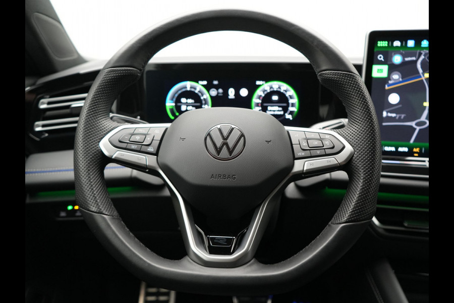 Volkswagen Tiguan 1.5 eHybrid R-Line Business 272pk Dealer O.H. | Adaptive Cruise | Head Up | 360 Camera | IQ Light | Sportstoelen Massage & Verwarmd | Stuur Verwarmd | Sfeerverlichting | Apple Carplay | Blis | Navigatie | DAB | Plug In Hybrid |