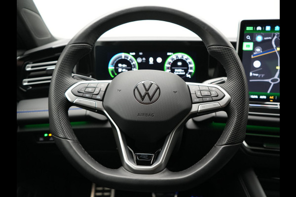 Volkswagen Tiguan 1.5 eHybrid R-Line Business 272pk Dealer O.H. | Adaptive Cruise | Head Up | 360 Camera | IQ Light | Sportstoelen Massage & Verwarmd | Stuur Verwarmd | Sfeerverlichting | Apple Carplay | Blis | Navigatie | DAB | Plug In Hybrid |