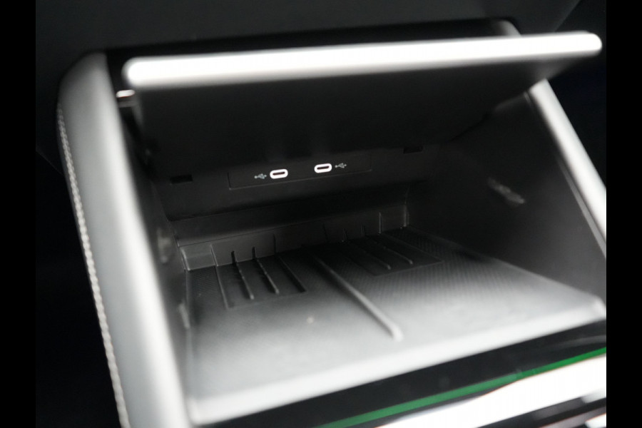 Volkswagen Tiguan 1.5 eHybrid R-Line Business 272pk Dealer O.H. | Adaptive Cruise | Head Up | 360 Camera | IQ Light | Sportstoelen Massage & Verwarmd | Stuur Verwarmd | Sfeerverlichting | Apple Carplay | Blis | Navigatie | DAB | Plug In Hybrid |