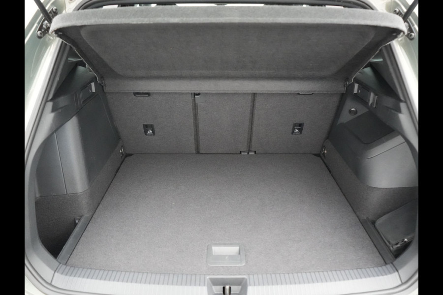 Volkswagen Tiguan 1.5 eHybrid R-Line Business 272pk Dealer O.H. | Adaptive Cruise | Head Up | 360 Camera | IQ Light | Sportstoelen Massage & Verwarmd | Stuur Verwarmd | Sfeerverlichting | Apple Carplay | Blis | Navigatie | DAB | Plug In Hybrid |