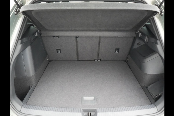 Volkswagen Tiguan 1.5 eHybrid R-Line Business 272pk Dealer O.H. | Adaptive Cruise | Head Up | 360 Camera | IQ Light | Sportstoelen Massage & Verwarmd | Stuur Verwarmd | Sfeerverlichting | Apple Carplay | Blis | Navigatie | DAB | Plug In Hybrid |