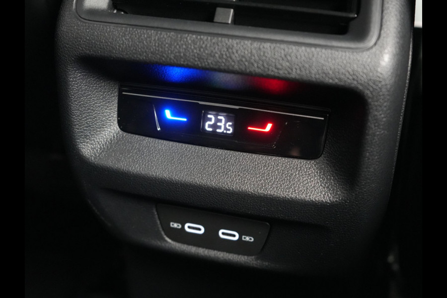 Volkswagen Tiguan 1.5 eHybrid R-Line Business 272pk Dealer O.H. | Adaptive Cruise | Head Up | 360 Camera | IQ Light | Sportstoelen Massage & Verwarmd | Stuur Verwarmd | Sfeerverlichting | Apple Carplay | Blis | Navigatie | DAB | Plug In Hybrid |
