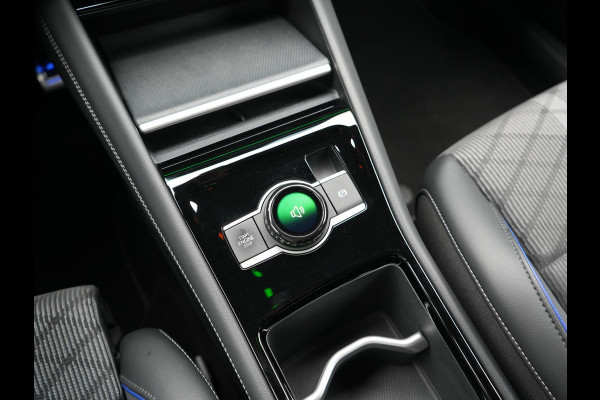 Volkswagen Tiguan 1.5 eHybrid R-Line Business 272pk Dealer O.H. | Adaptive Cruise | Head Up | 360 Camera | IQ Light | Sportstoelen Massage & Verwarmd | Stuur Verwarmd | Sfeerverlichting | Apple Carplay | Blis | Navigatie | DAB | Plug In Hybrid |