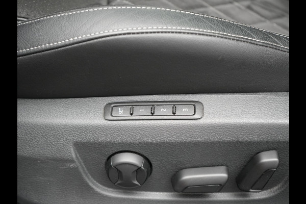 Škoda Superb Combi 1.4 TSI iV Sportline Business PHEV 218pk Dealer O.H. | Trekhaak Af Fabriek | Panodak | 360 Camera | Alcantara Sportstoelen Memory & Verwarmd | Sfeerverlichting | Keyless | Blis | Crystal LED | Navigatie | DAB | Plug In Hybrid |
