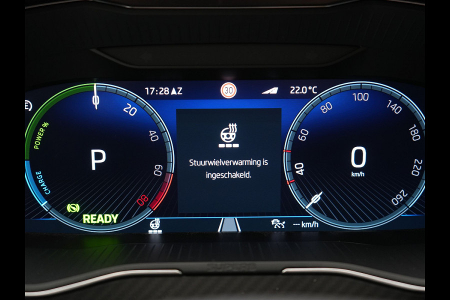 Škoda Superb Combi 1.4 TSI iV Sportline Business PHEV 218pk Dealer O.H. | Trekhaak Af Fabriek | Panodak | 360 Camera | Alcantara Sportstoelen Memory & Verwarmd | Sfeerverlichting | Keyless | Blis | Crystal LED | Navigatie | DAB | Plug In Hybrid |