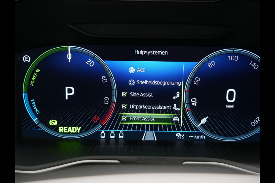 Škoda Superb Combi 1.4 TSI iV Sportline Business PHEV 218pk Dealer O.H. | Trekhaak Af Fabriek | Panodak | 360 Camera | Alcantara Sportstoelen Memory & Verwarmd | Sfeerverlichting | Keyless | Blis | Crystal LED | Navigatie | DAB | Plug In Hybrid |