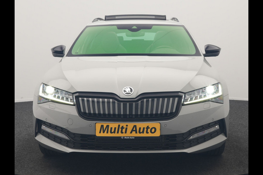 Škoda Superb Combi 1.4 TSI iV Sportline Business PHEV 218pk Dealer O.H. | Trekhaak Af Fabriek | Panodak | 360 Camera | Alcantara Sportstoelen Memory & Verwarmd | Sfeerverlichting | Keyless | Blis | Crystal LED | Navigatie | DAB | Plug In Hybrid |
