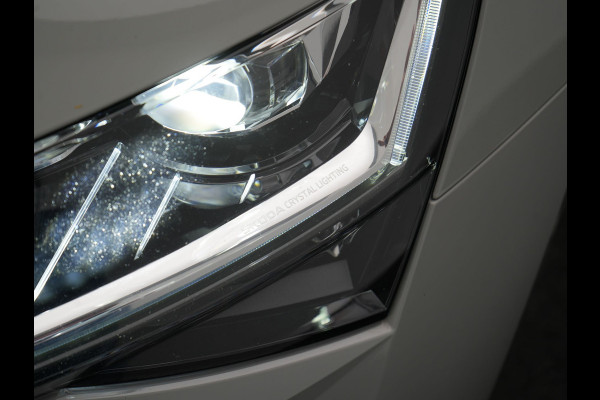 Škoda Superb Combi 1.4 TSI iV Sportline Business PHEV 218pk Dealer O.H. | Trekhaak Af Fabriek | Panodak | 360 Camera | Alcantara Sportstoelen Memory & Verwarmd | Sfeerverlichting | Keyless | Blis | Crystal LED | Navigatie | DAB | Plug In Hybrid |