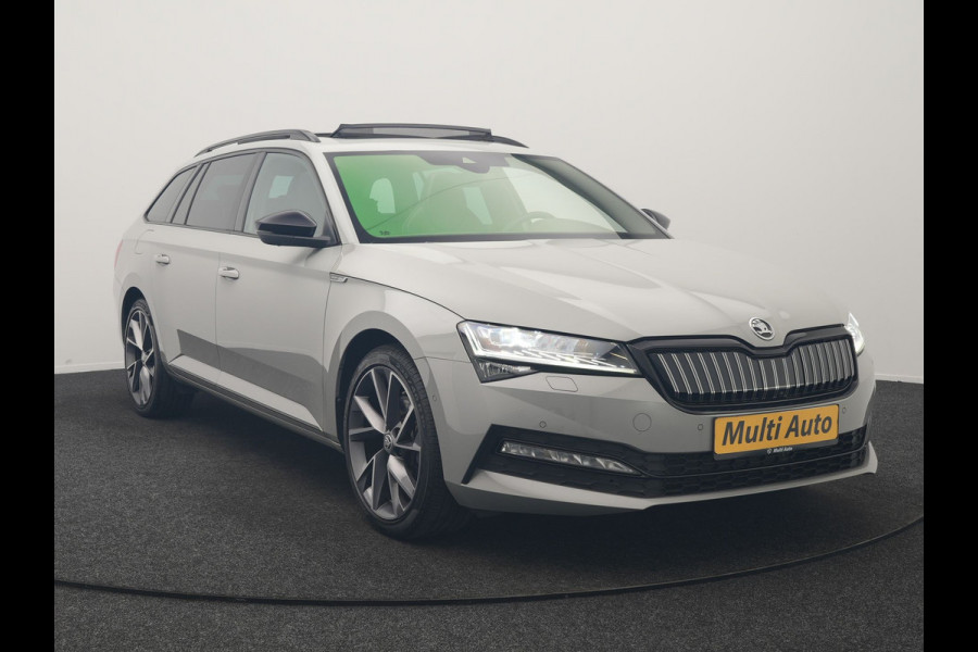 Škoda Superb Combi 1.4 TSI iV Sportline Business PHEV 218pk Dealer O.H. | Trekhaak Af Fabriek | Panodak | 360 Camera | Alcantara Sportstoelen Memory & Verwarmd | Sfeerverlichting | Keyless | Blis | Crystal LED | Navigatie | DAB | Plug In Hybrid |