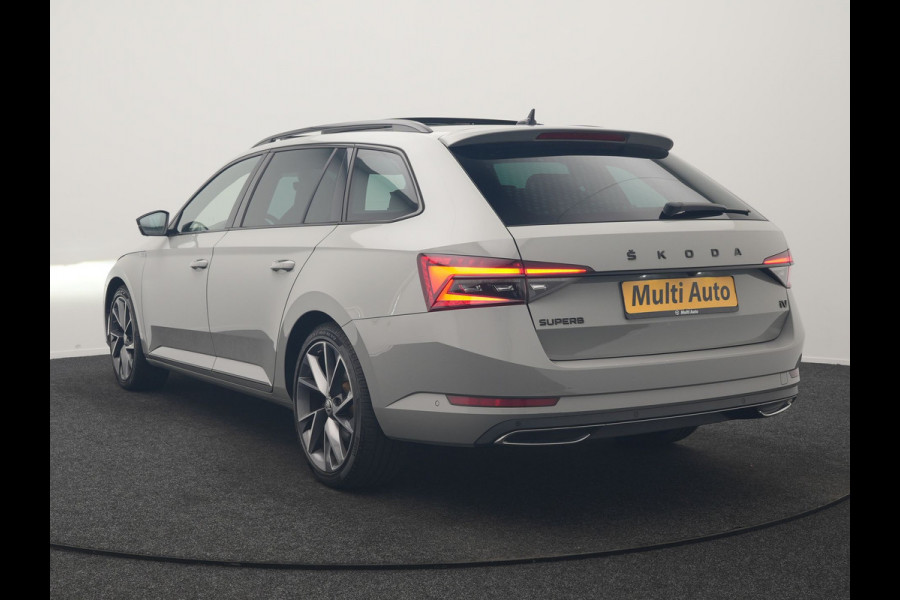 Škoda Superb Combi 1.4 TSI iV Sportline Business PHEV 218pk Dealer O.H. | Trekhaak Af Fabriek | Panodak | 360 Camera | Alcantara Sportstoelen Memory & Verwarmd | Sfeerverlichting | Keyless | Blis | Crystal LED | Navigatie | DAB | Plug In Hybrid |