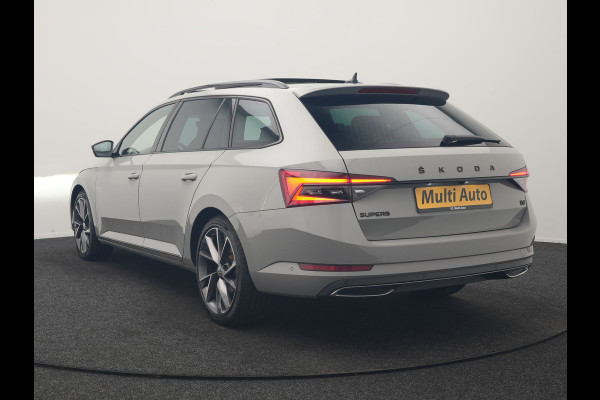Škoda Superb Combi 1.4 TSI iV Sportline Business PHEV 218pk Dealer O.H. | Trekhaak Af Fabriek | Panodak | 360 Camera | Alcantara Sportstoelen Memory & Verwarmd | Sfeerverlichting | Keyless | Blis | Crystal LED | Navigatie | DAB | Plug In Hybrid |