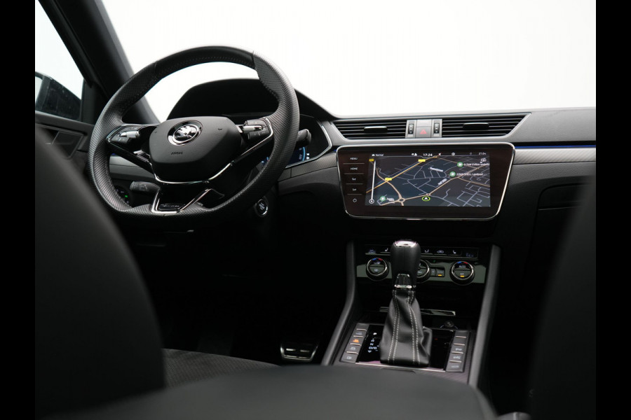 Škoda Superb Combi 1.4 TSI iV Sportline Business PHEV 218pk Dealer O.H. | Trekhaak Af Fabriek | Panodak | 360 Camera | Alcantara Sportstoelen Memory & Verwarmd | Sfeerverlichting | Keyless | Blis | Crystal LED | Navigatie | DAB | Plug In Hybrid |