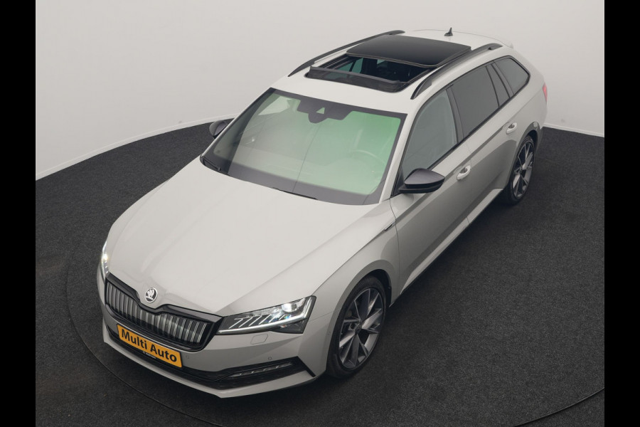 Škoda Superb Combi 1.4 TSI iV Sportline Business PHEV 218pk Dealer O.H. | Trekhaak Af Fabriek | Panodak | 360 Camera | Alcantara Sportstoelen Memory & Verwarmd | Sfeerverlichting | Keyless | Blis | Crystal LED | Navigatie | DAB | Plug In Hybrid |