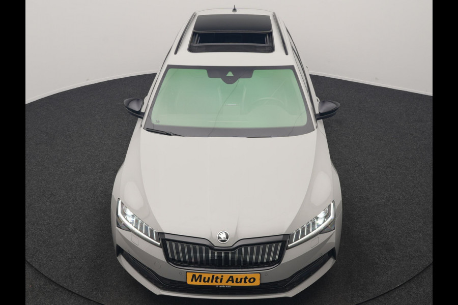 Škoda Superb Combi 1.4 TSI iV Sportline Business PHEV 218pk Dealer O.H. | Trekhaak Af Fabriek | Panodak | 360 Camera | Alcantara Sportstoelen Memory & Verwarmd | Sfeerverlichting | Keyless | Blis | Crystal LED | Navigatie | DAB | Plug In Hybrid |