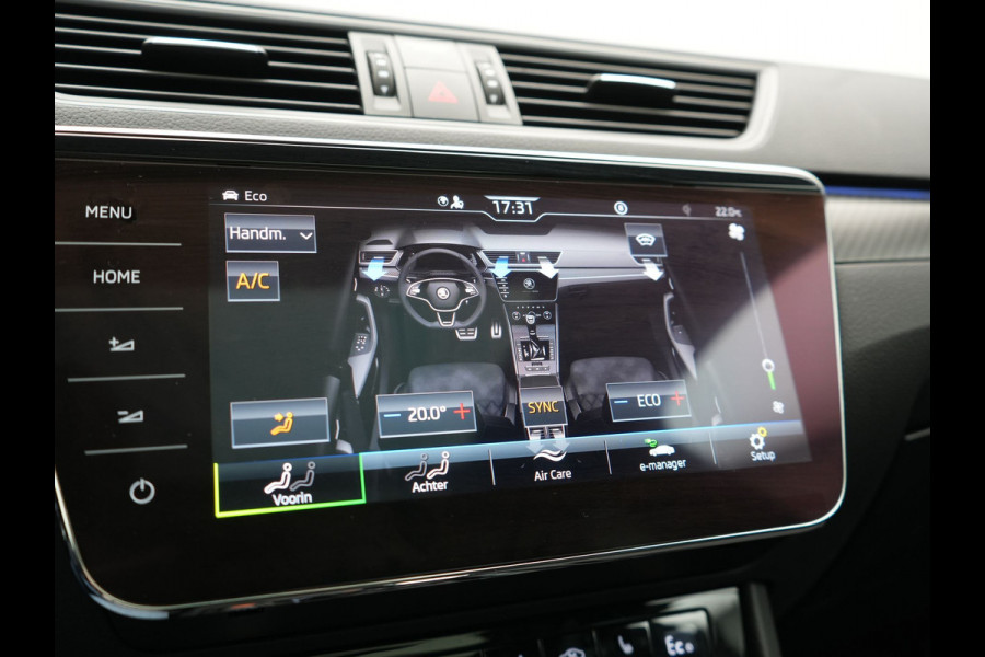 Škoda Superb Combi 1.4 TSI iV Sportline Business PHEV 218pk Dealer O.H. | Trekhaak Af Fabriek | Panodak | 360 Camera | Alcantara Sportstoelen Memory & Verwarmd | Sfeerverlichting | Keyless | Blis | Crystal LED | Navigatie | DAB | Plug In Hybrid |