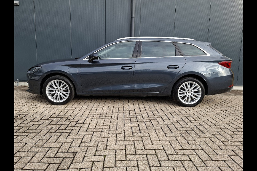 Seat Leon Sportstourer 1.4 TSI PHEV XCELLENCE Automaat * Navigatiesysteem * Elek. Trekhaak * Parkeercamera *