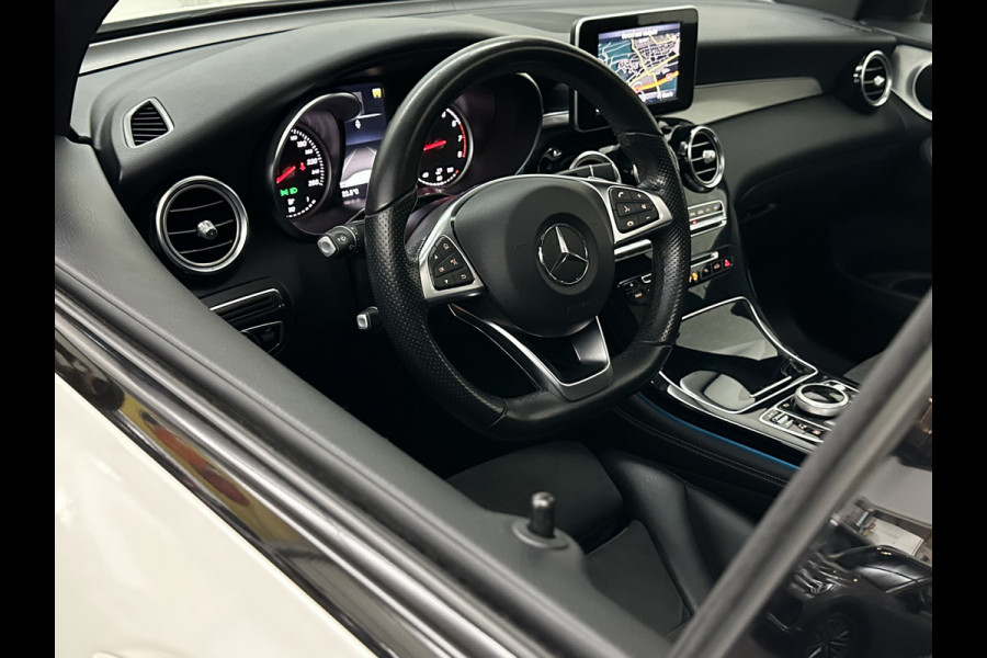 Mercedes-Benz GLC Coupé 250 4MATIC AMG-Line | Panorama | Trekhaak | 21 Inch | Night-Pakket | Carplay | Achteruitrij-Camera | Sound-Upgrade | Stoelverwarming | Full-LED | Navigatie |