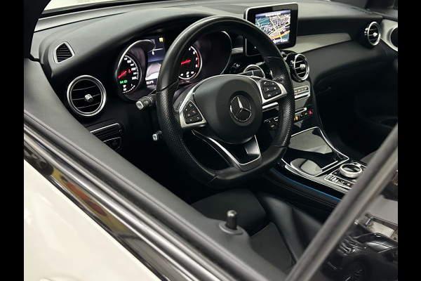 Mercedes-Benz GLC Coupé 250 4MATIC AMG-Line | Panorama | Trekhaak | 21 Inch | Night-Pakket | Carplay | Achteruitrij-Camera | Sound-Upgrade | Stoelverwarming | Full-LED | Navigatie |