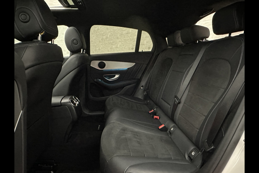 Mercedes-Benz GLC Coupé 250 4MATIC AMG-Line | Panorama | Trekhaak | 21 Inch | Night-Pakket | Carplay | Achteruitrij-Camera | Sound-Upgrade | Stoelverwarming | Full-LED | Navigatie |