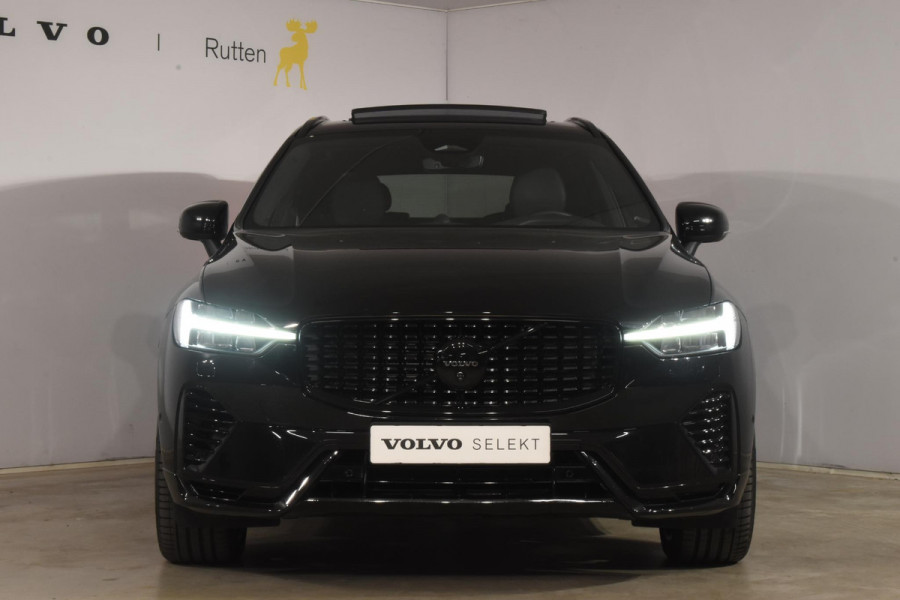Volvo XC60 T6 350PK Plug-in hybrid AWD Ultra Black Edition / Luchtvering / Bowers & Wilkins / Adaptive Cruise control / Head-up Display / Elektrische stoelen met geheugen / Massagefunctie voorstoelen / Stoelverwarming V+A / Stoelventilatie / Stuurverwarming / 360 Camera /