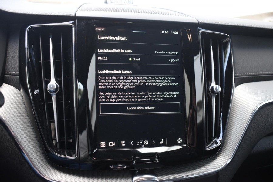 Volvo XC60 T6 350PK Plug-in hybrid AWD Ultra Black Edition / Luchtvering / Bowers & Wilkins / Adaptive Cruise control / Head-up Display / Elektrische stoelen met geheugen / Massagefunctie voorstoelen / Stoelverwarming V+A / Stoelventilatie / Stuurverwarming / 360 Camera /